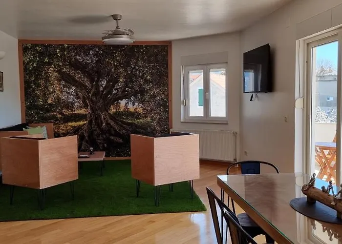 Gojini Dvori * Split